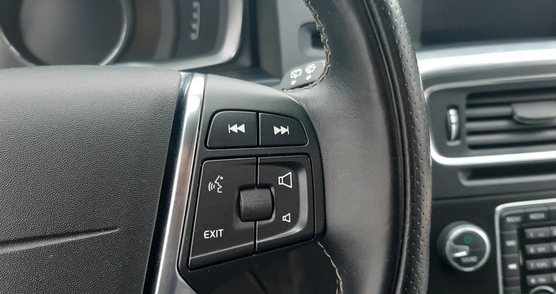 Volvo V60 cena 49999 przebieg: 218000, rok produkcji 2014 z Dobra małe 211